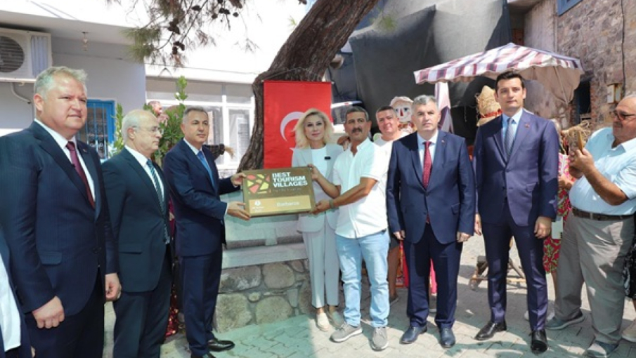 İzmir'in 700 yıllık köyü dünya sahnesinde!