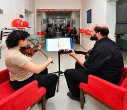 Eşrefpaşa Hastanesi’nin koridorları 100. yıl coşkusuyla renklendi