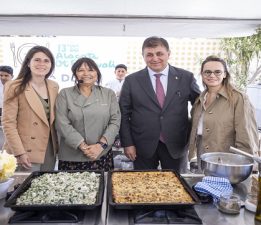 Başkan Tugay, Alaçatı Ot Festivali’nin açılışını yaptı