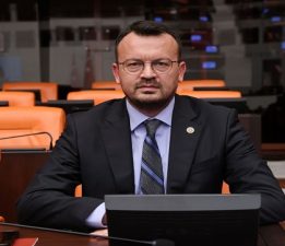 ARPACI’DAN 1 MAYIS MESAJI: HAKÇA BÖLÜŞEN TÜRKİYE’Yİ HEP BİRLİKTE İNŞA EDECEĞİZ