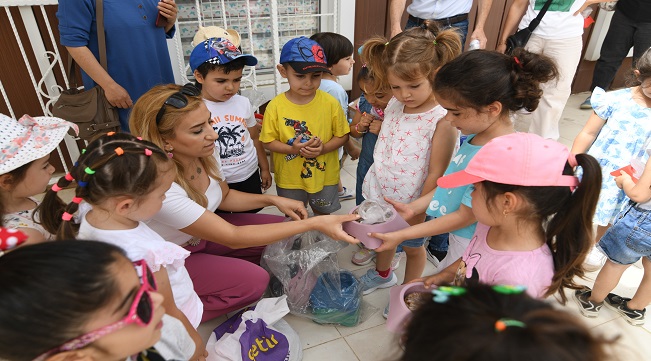 Bornova’da can dostlarına “minik” dokunuş