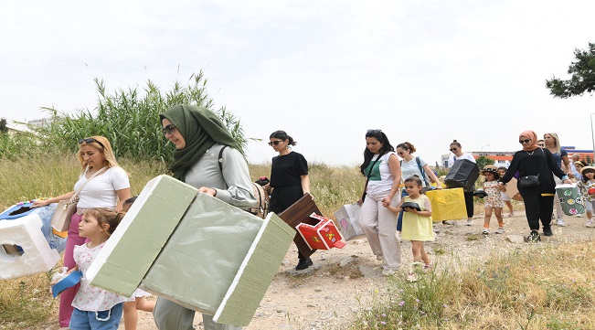 Bornova’da can dostlarına “minik” dokunuş