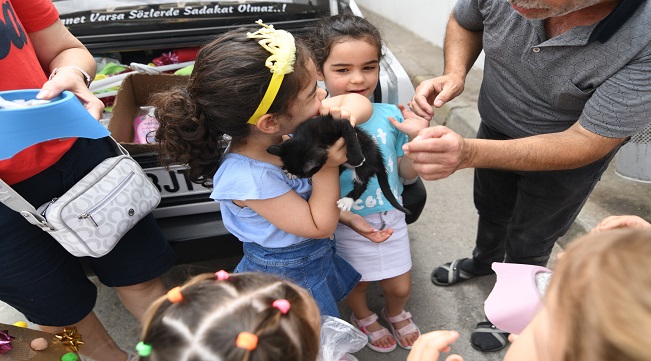 Bornova’da can dostlarına “minik” dokunuş