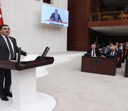 UÇAK İNMİYOR YOLCU GELMİYOR PARALAR HAVAYA SAÇILIYOR