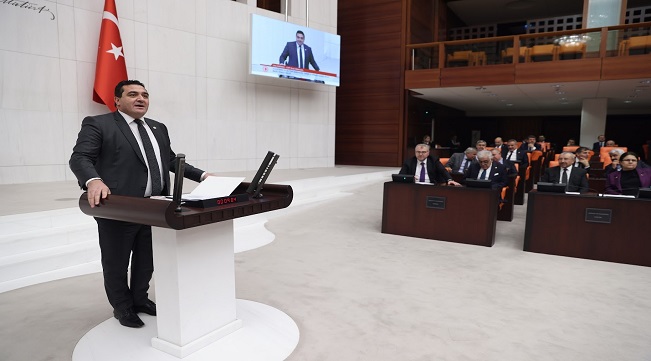 UÇAK İNMİYOR YOLCU GELMİYOR PARALAR HAVAYA SAÇILIYOR
