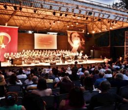 Bornova’da coşku dolu Türk Sanat Müziği Konseri