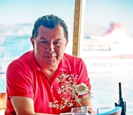 VEDAT UĞURLU EĞLENCEYİ DENİZE TAŞIYAN ADAM