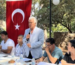 Kadifekale Yaşatma ve Kalkındırma Derneği Genel Kurul toplantısı gerçekleşti: Salih Erkek güven tazeledi————————————————————————————–
