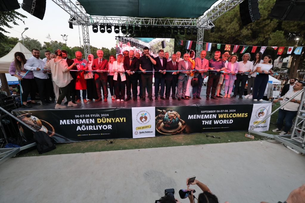 Menemen Festivali’ne Görkemli Açılış