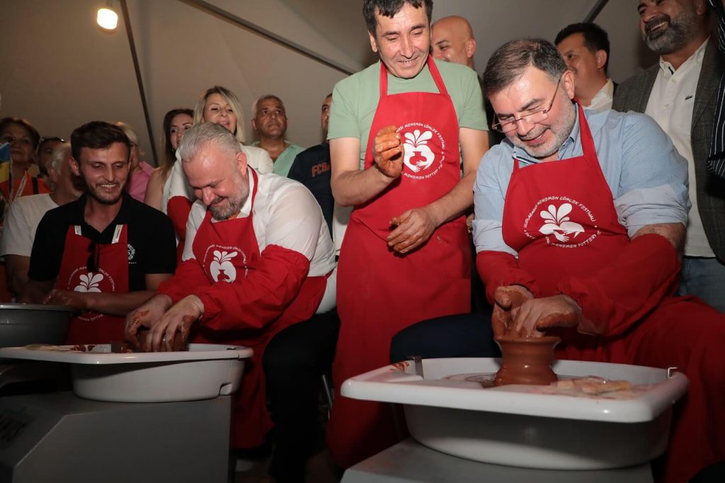 Menemen'de 3. Uluslararası Çömlek Festivali Görkemli Açılışla Başladı