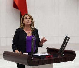 YILDIRIM KARA: DEPREMZEDELERE EŞYA YARDIMI