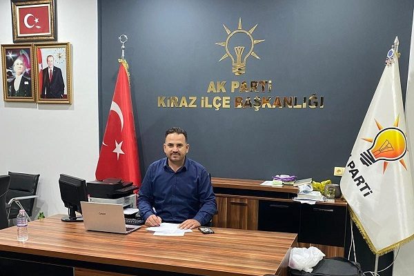 AK Parti Kiraz İlçe Başkanı Ömer Çomuk’tan, Atatürk büstüne yapılan çirkin saldırılara tepki