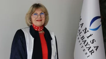 40 yıl sonra üniversiteye döndü… 72 yaşında doktorasını tamamladı