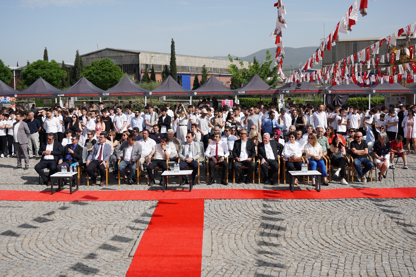 KOSBİFEST 2025’TE GENÇ ZİHİNLER BİLİM, SANAT VE TEKNOLOJİYLE BULUŞTU