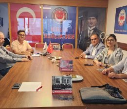 İzmir’deki Aydınlılar Birleşiyor