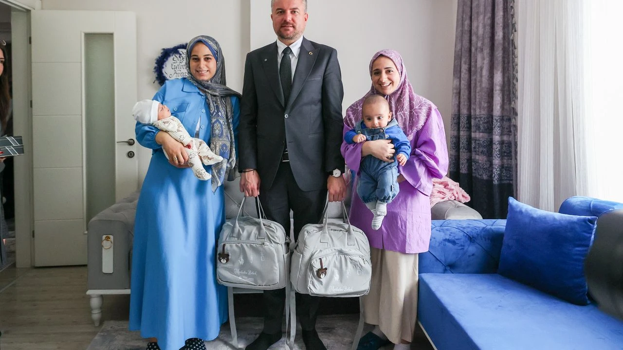 Buca’nın miniklerine “Merhaba Bebek” paketi