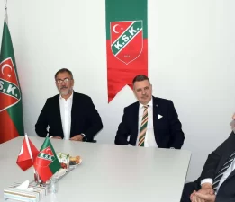 Karşıyaka’da birleşme çağrısı!