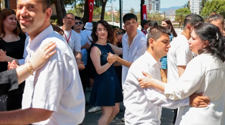 Konak’ta engelsiz kutlama