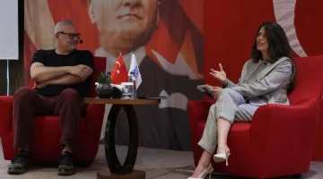 Levent Üzümcü, Çeşme’de ‘sanat ve yaşam’ üzerine konuştu