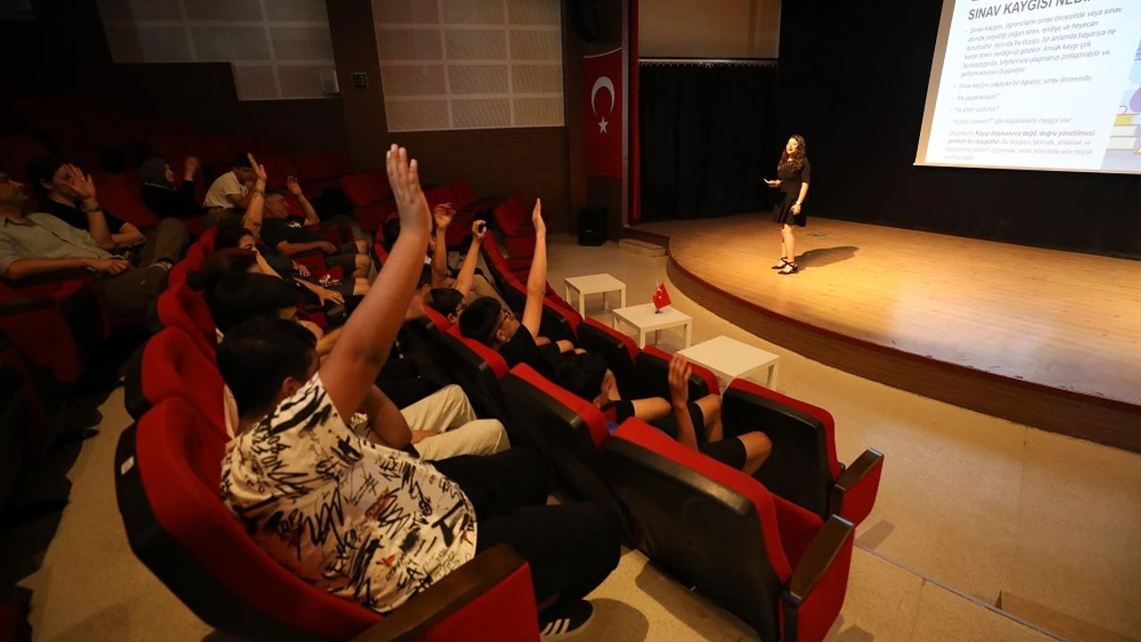 Menderes’te sınav kaygısına karşı eğitim!