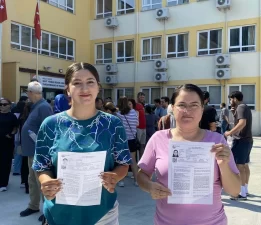 Annesiyle aynı okulda sınava girdi