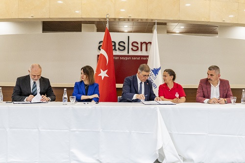 İzmir Büyükşehir Belediyesi ile İZELMAN arasında süren TİS’te imzalar atıldı