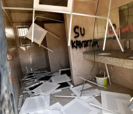 Bornova’da vandalizm… Pazaryerine saldırı!