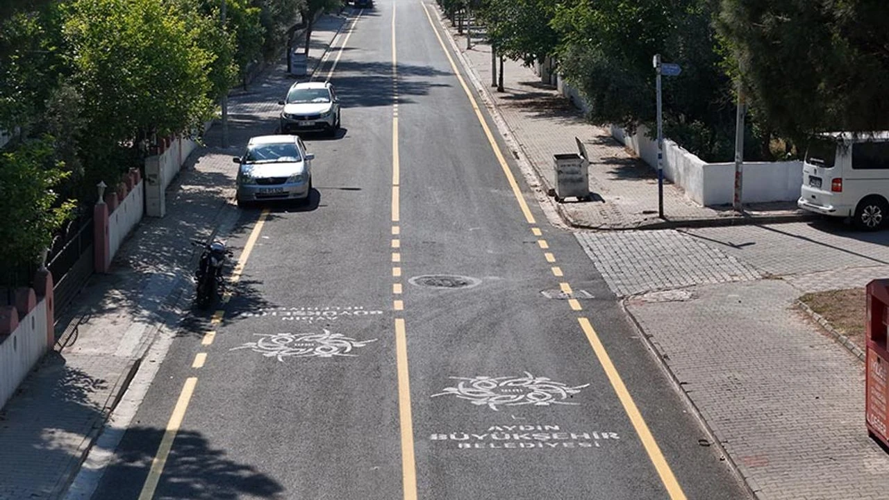 Başkan Çerçioğlu Aydın’ın tüm ilçelerinde yol yapım ve yenileme çalışmalarını sürdürüyor