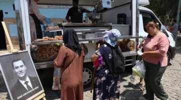 Güzelbahçe’de Ferdi Zeyrek adına lokma döküldü