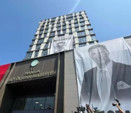 Manisa başkanını uğurladı: Gözyaşları sel oldu