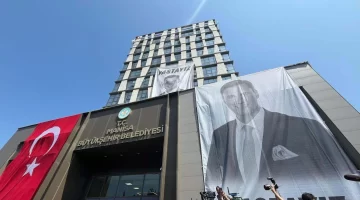 Manisa başkanını uğurladı: Gözyaşları sel oldu
