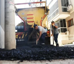 Karşıyaka’da asfalt harekatı