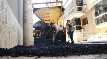 Karşıyaka’da asfalt harekatı