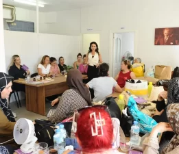 Karşıyaka’da ‘Kadın Gücü’ mahalle mahalle yayılıyor