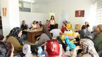 Karşıyaka’da ‘Kadın Gücü’ mahalle mahalle yayılıyor