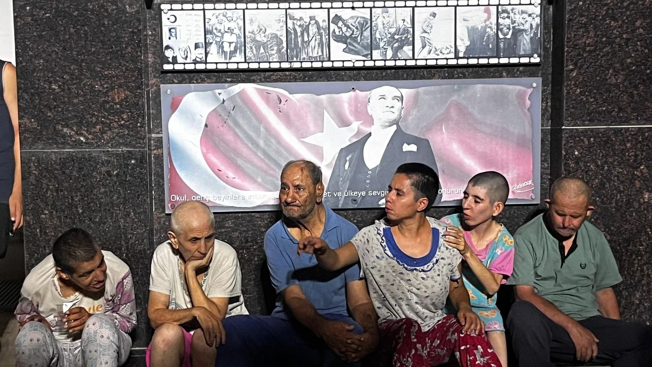 100 kişi tahliye edildi… İzmir’de korkutan yangın!