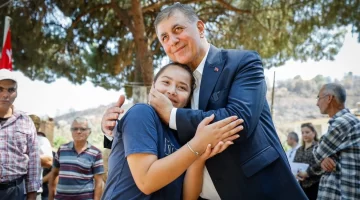 Başkan Tugay yangın bölgesinde… Yıl sonuna kadar su faturası yok!