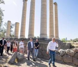 Başkan Tugay Smyrna kazılarını inceledi