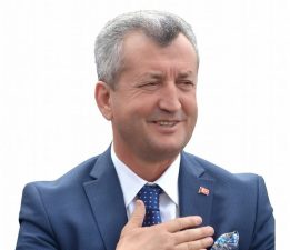 SON DAKİKA: MENEMEN ESKİ BELEDİYE BAŞKANI TAHİR ŞAHİN HAYATINI KAYBETTİ