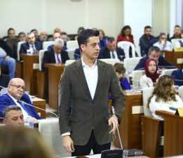 Eroğlu açıkladı; CHP Karabağlar İlçe Başkanı Belediyede işçi!
