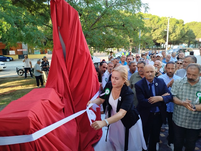 GÖMEÇ’TE SREBRENİTSA SOYKIRIMI ANITI AÇILDI VE KONFERANS DÜZENLENDİ