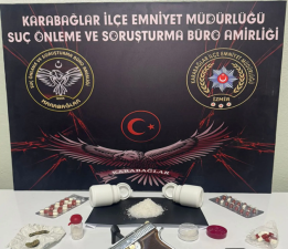 Karabağlar’da Narkotik Operasyonu: Metamfetamin ve Ruhsatsız Silah Ele Geçirildi
