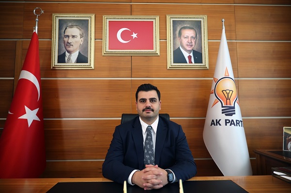 “BU ŞEHRİN SUYUNU DEĞİL, GELECEĞİNİ ÇALDINIZ! TAHRİBATLARINIZI BİZ KAPATIYORUZ”
