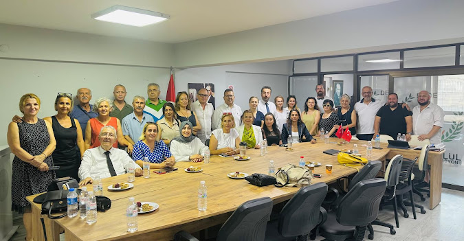 İzmir İnisiyatifi yeni hedeflerle genel kurulunu gerçekleştirildi
