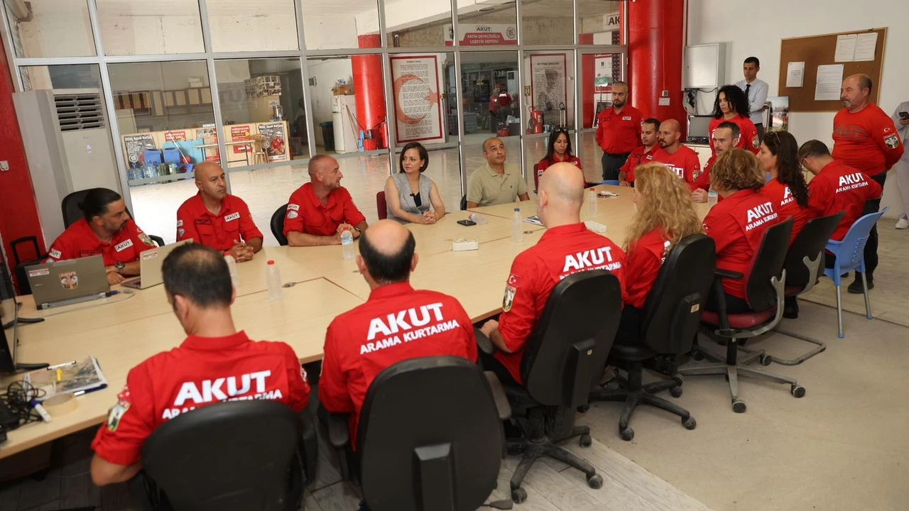 Başkan Kınay’dan AKUT ziyareti: Karabağlar’da daha fazlasını yapmalıyız!