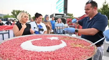 Manisa Büyükşehir’den aşure ikramı