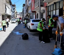 Bornova’da “Süpürge Timi” görevde
