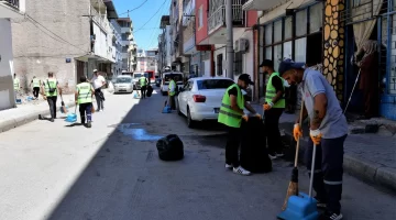 Bornova’da “Süpürge Timi” görevde