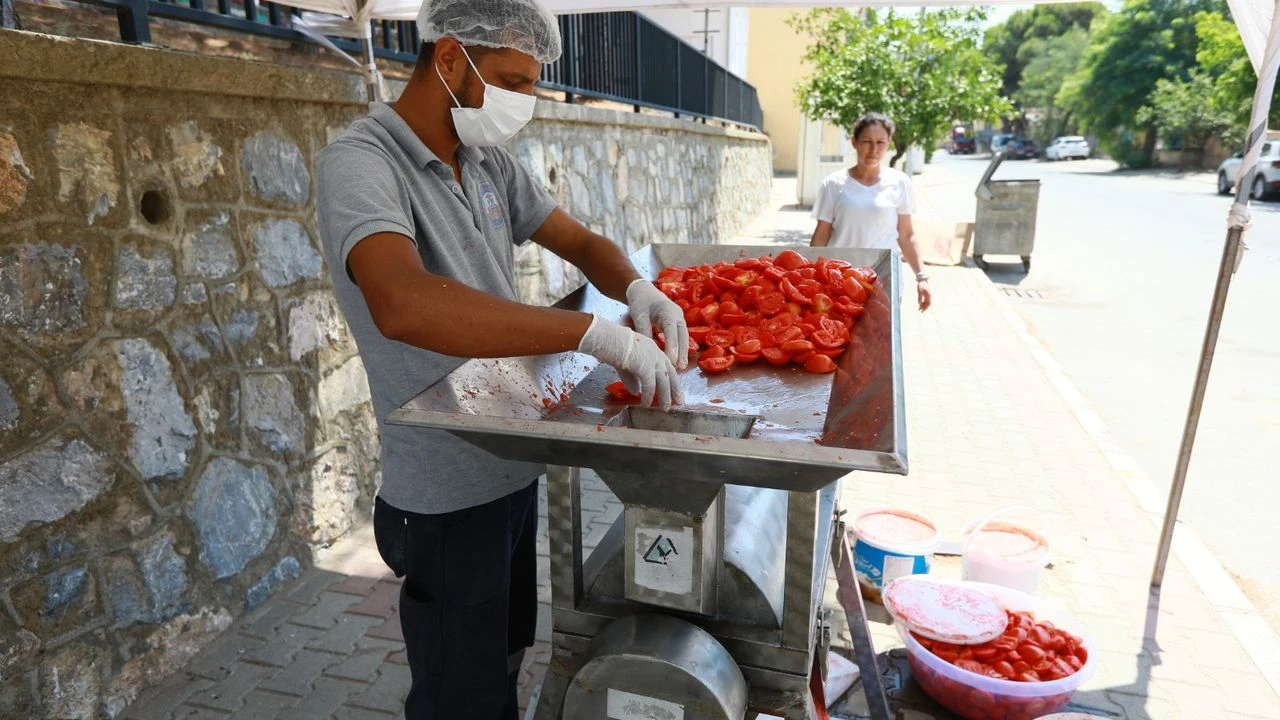 Selçuk’ta kışlık salça hazırlıkları başlıyor