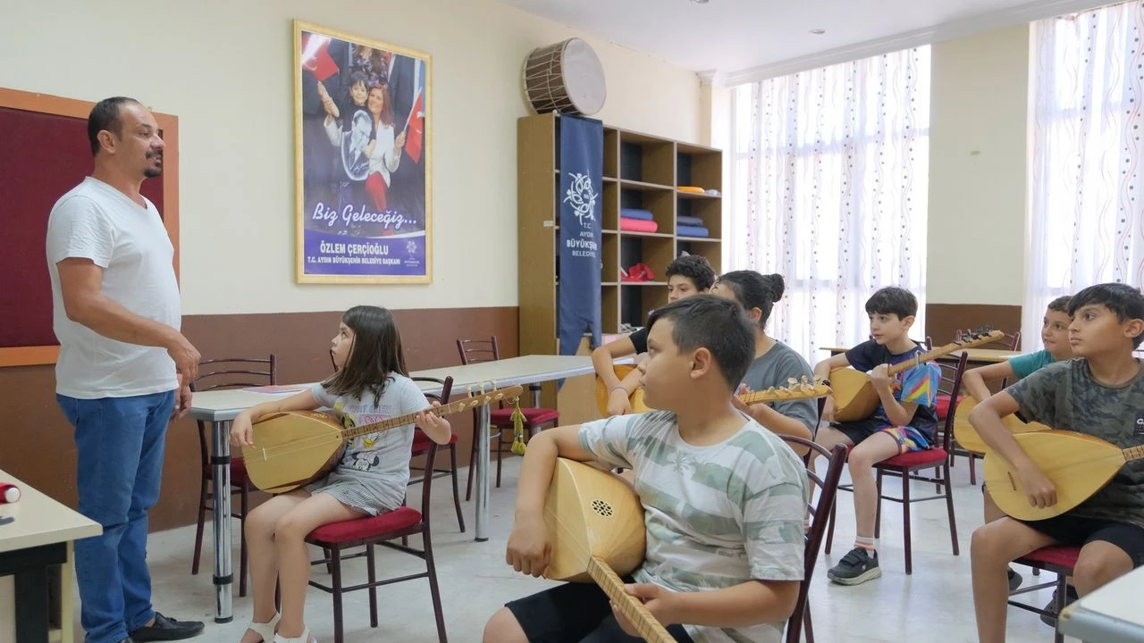 Aydın Büyükşehir’den gençlere kültürel destek!